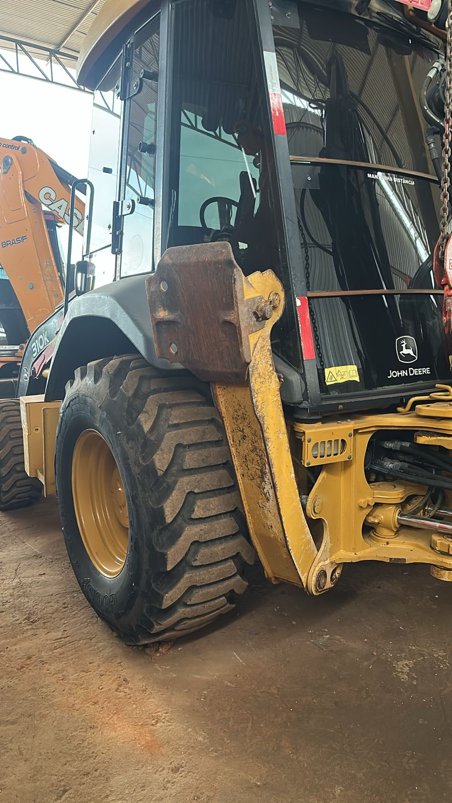 Retroescavadeira John Deere 310K - Imagem 3