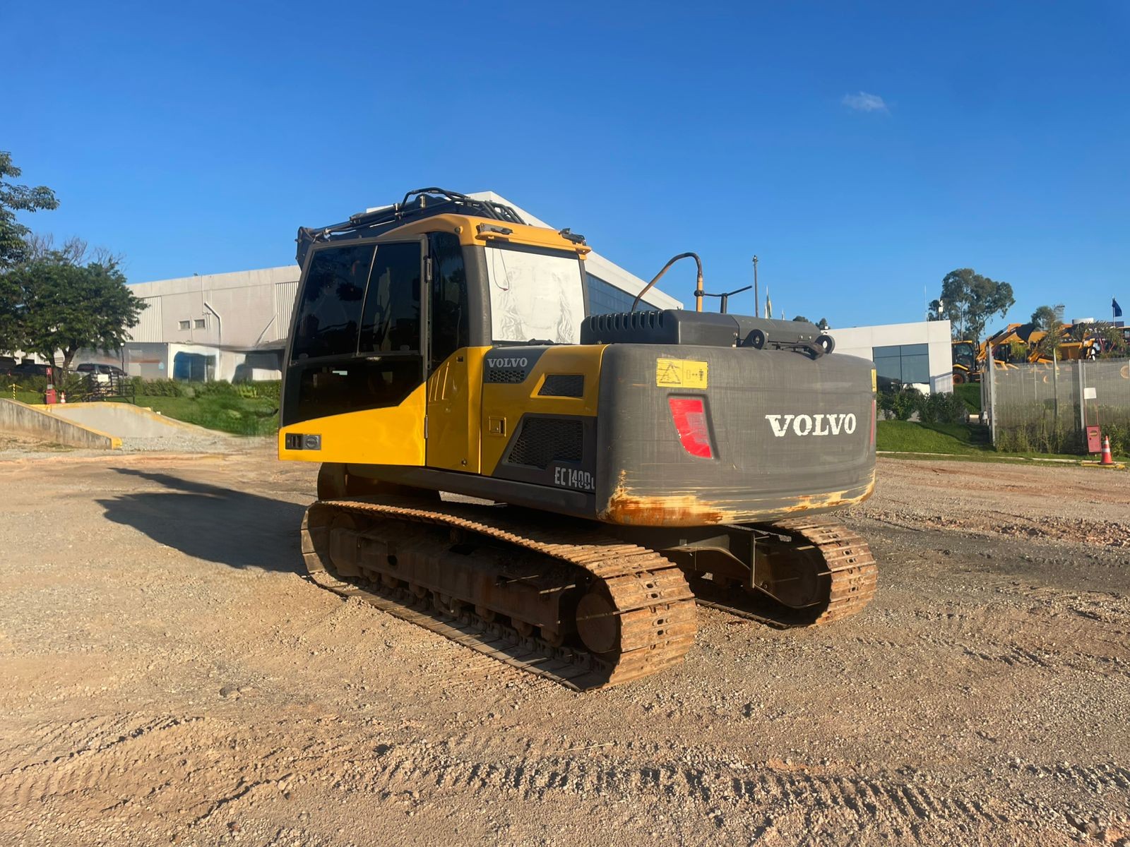 Escavadeira Volvo EC140DL - Imagem 4