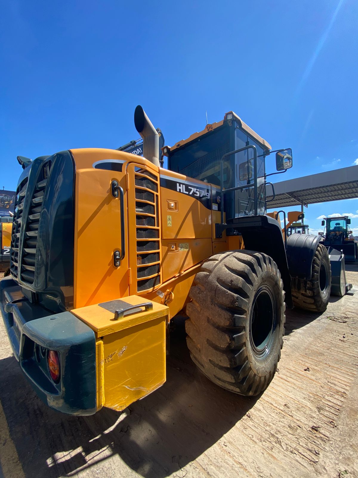 Carregadeira Hyundai HL 757-9 - Imagem 5