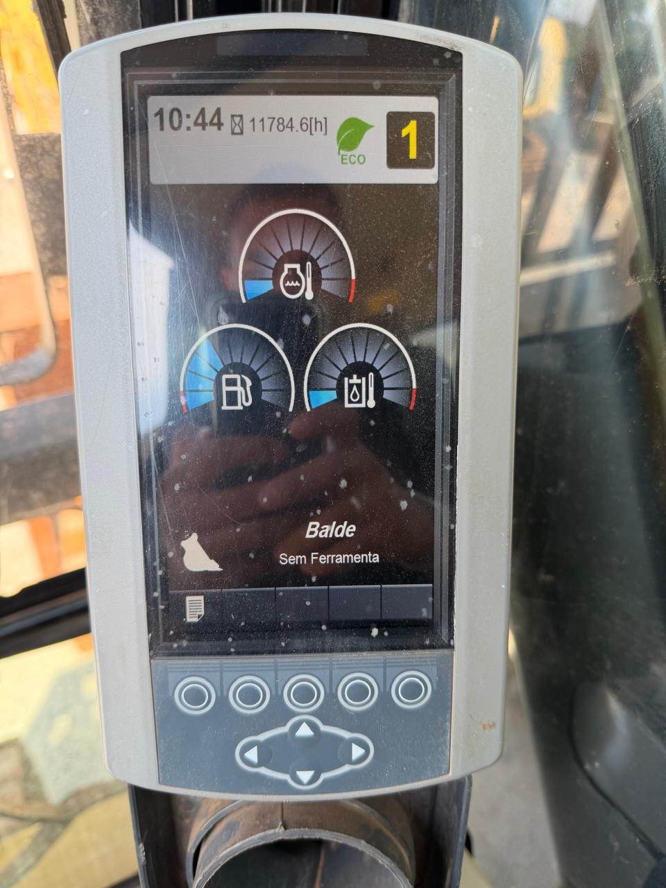 Escavadeira Hidráulica CAT 320D2 - Imagem 9
