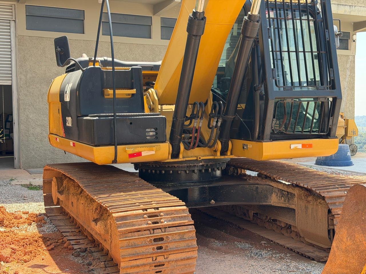 Escavadeira Hidráulica CAT 320D2 - Imagem 3