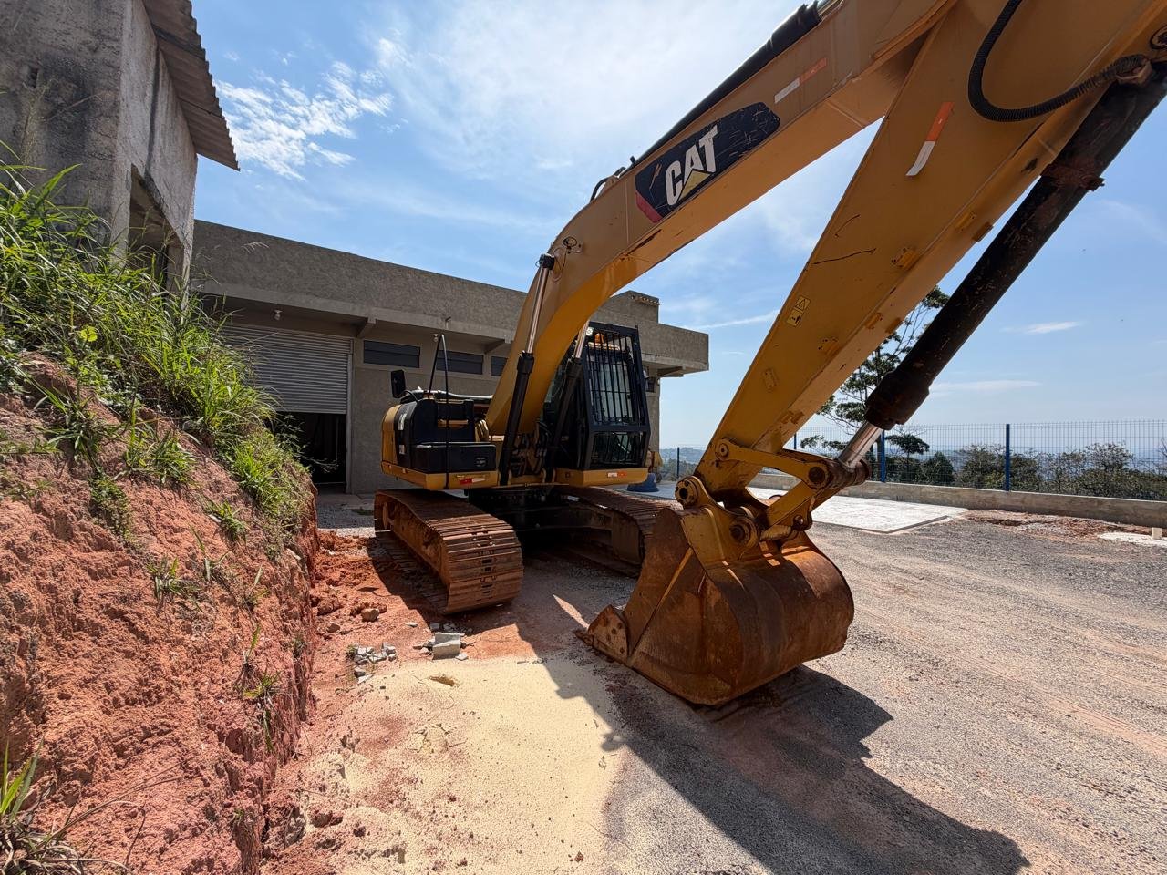 Escavadeira Hidráulica CAT 320D2 - Imagem 7