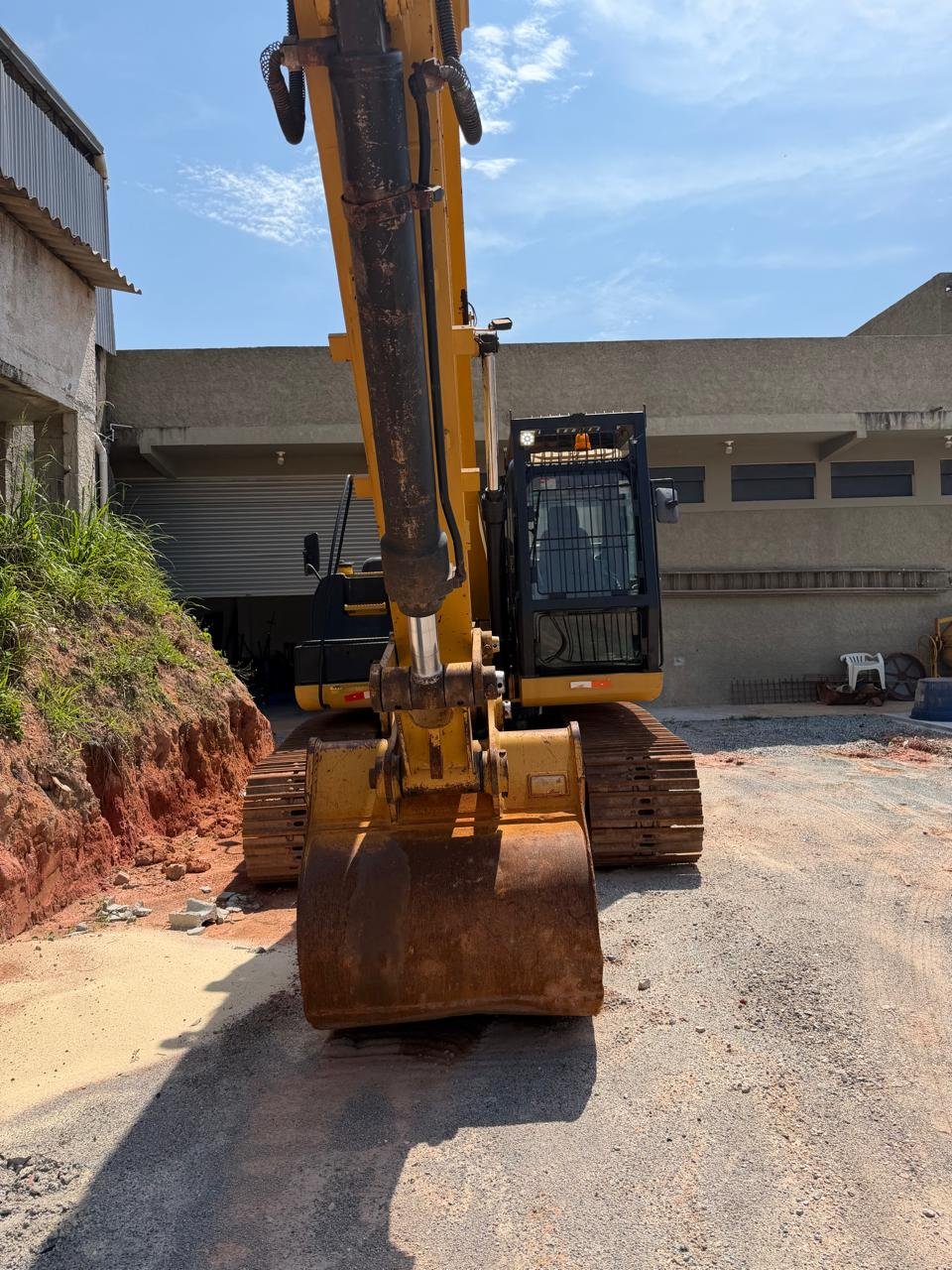 Escavadeira Hidráulica CAT 320D2 - Imagem 8